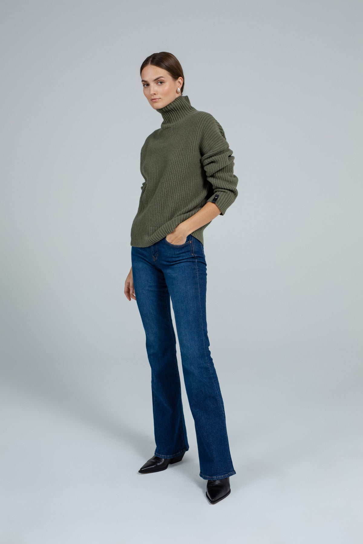 CHRISTINE chaki sweater