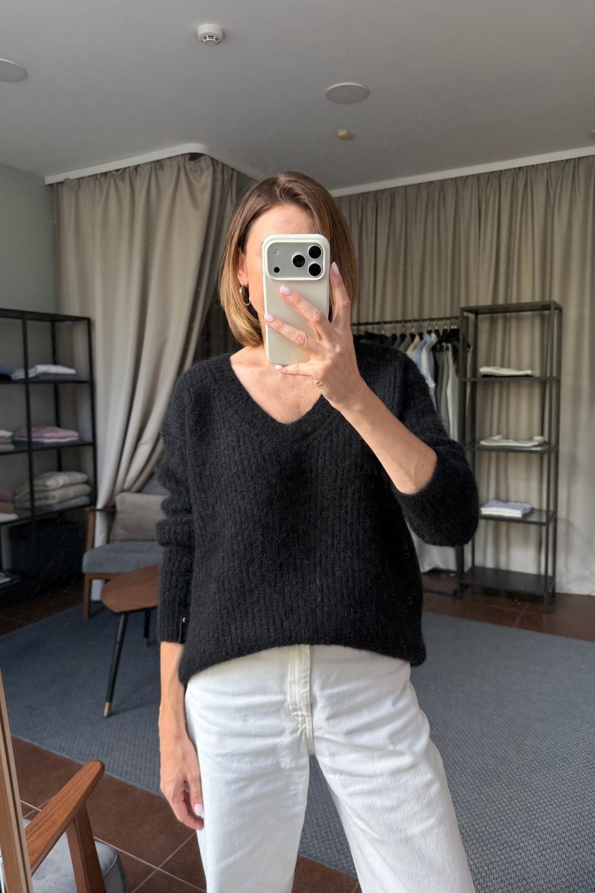 ELLE black sweater sample