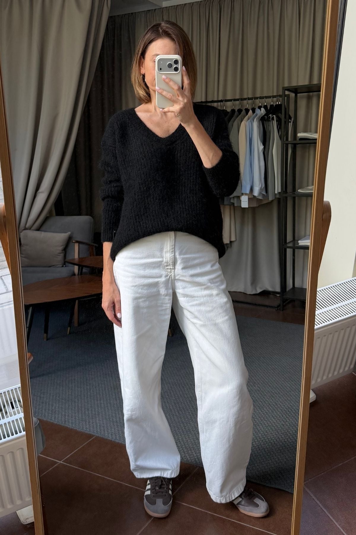 ELLE black sweater sample