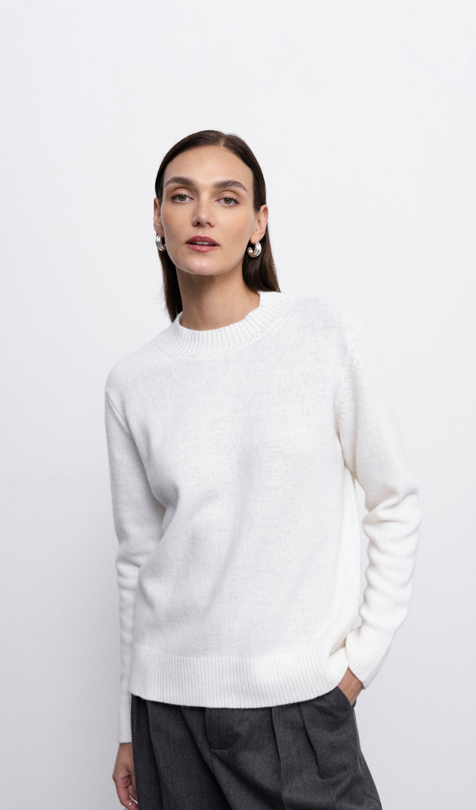 'Lea' white sweater sample