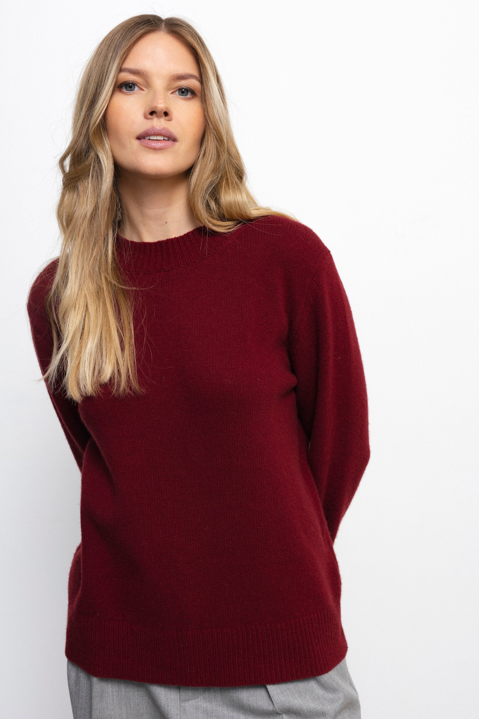 'Lea' burgundy sweater sample