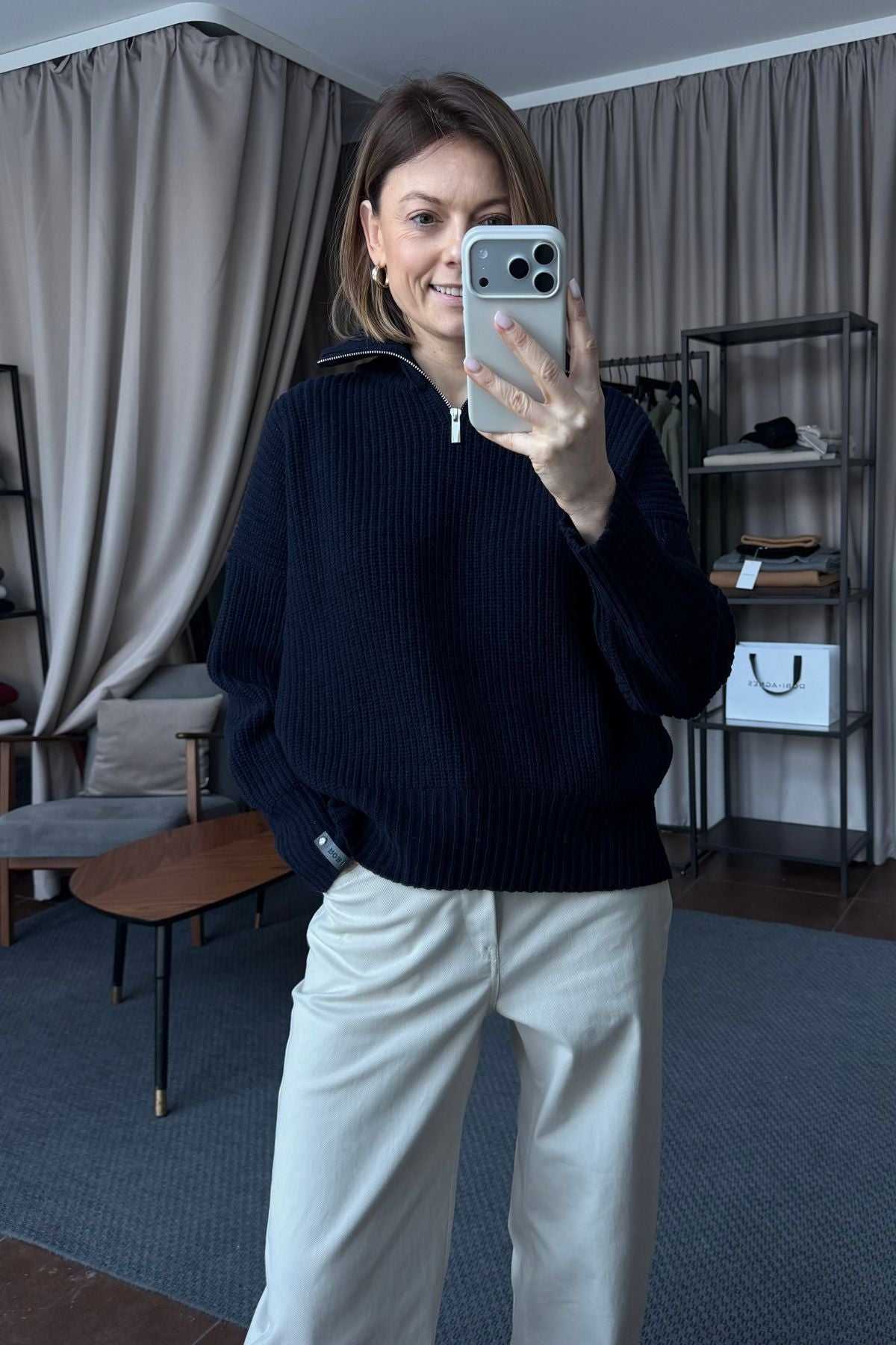 'Monique' tamsiai mėlynas megztinis