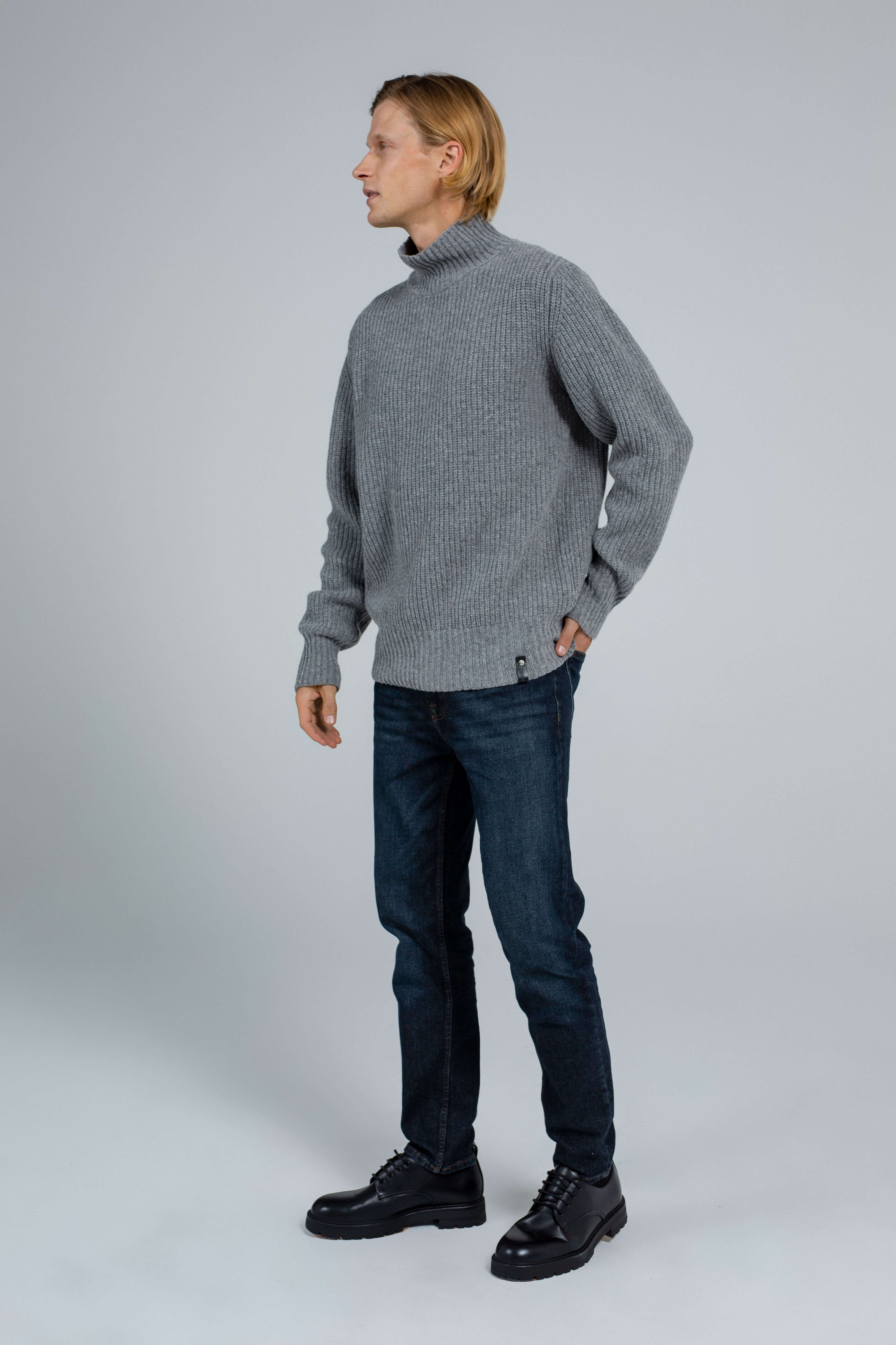 'Nicolas' pilkas megztinis