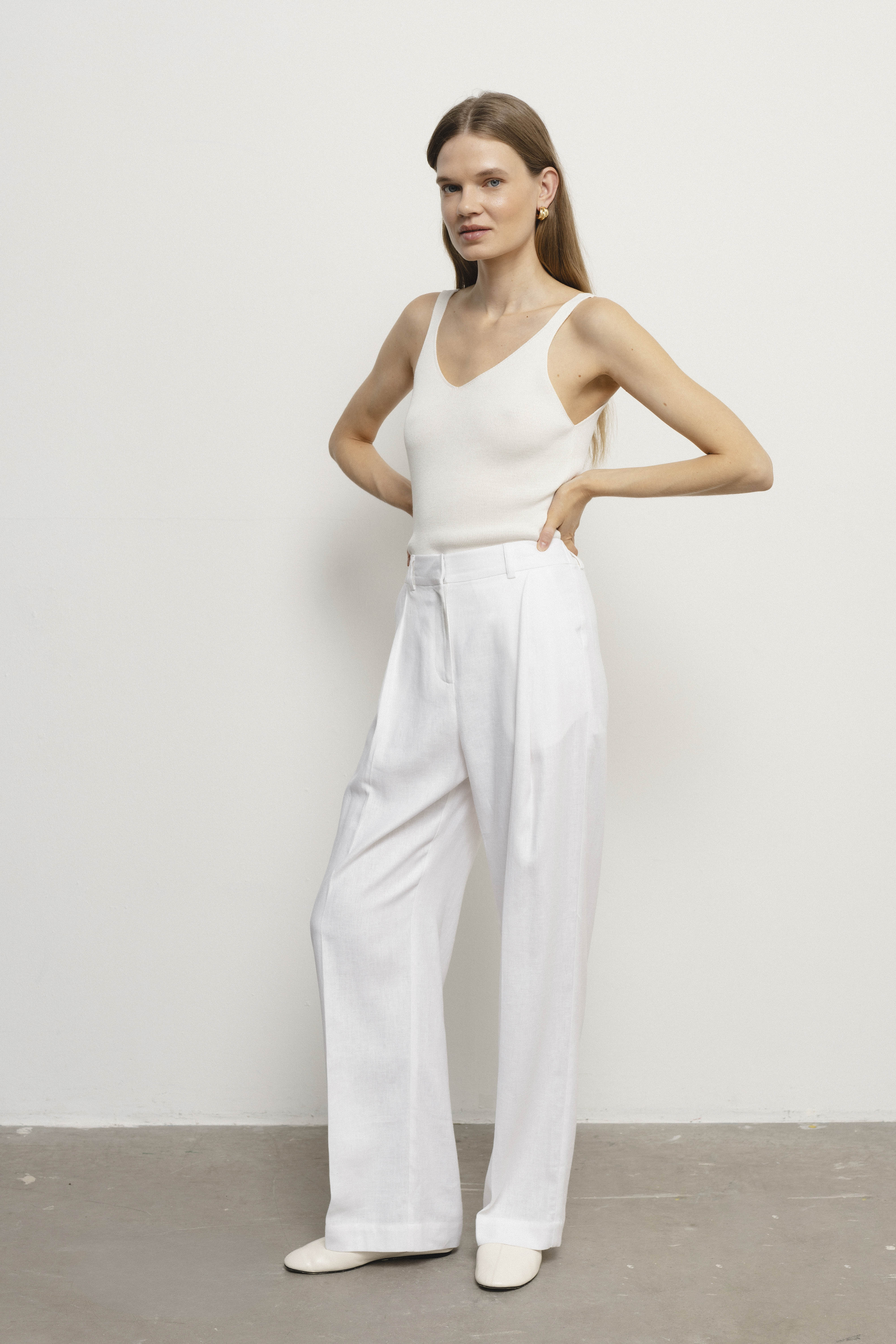 ROSE white trousers sample