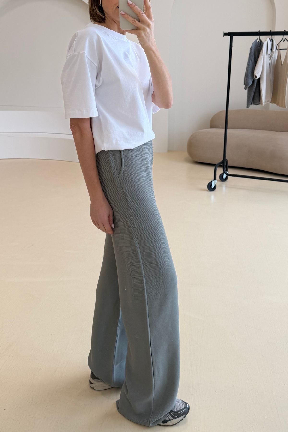 'Vanessa' pilkos kelnės