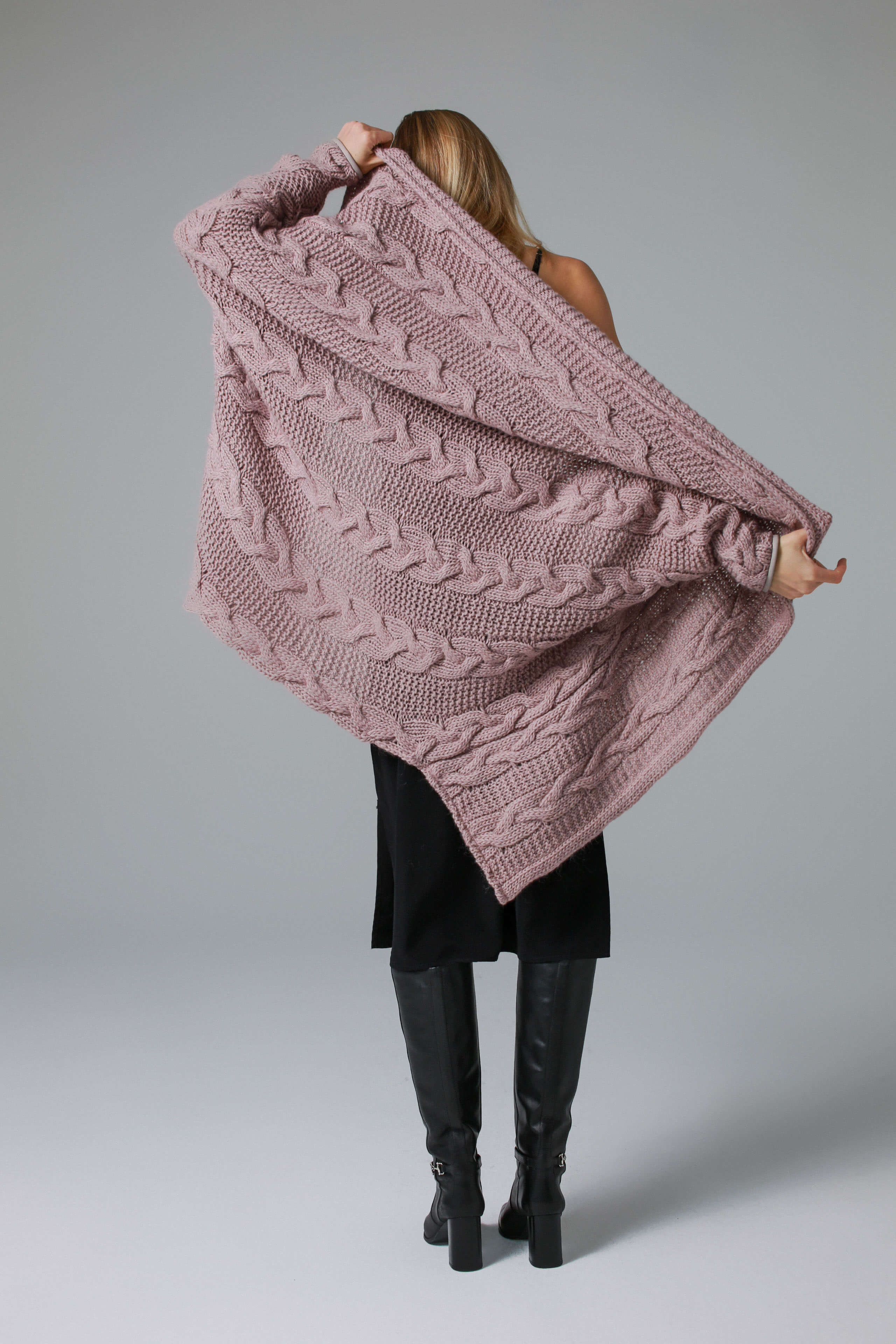 'Agnes' light pink cardigan