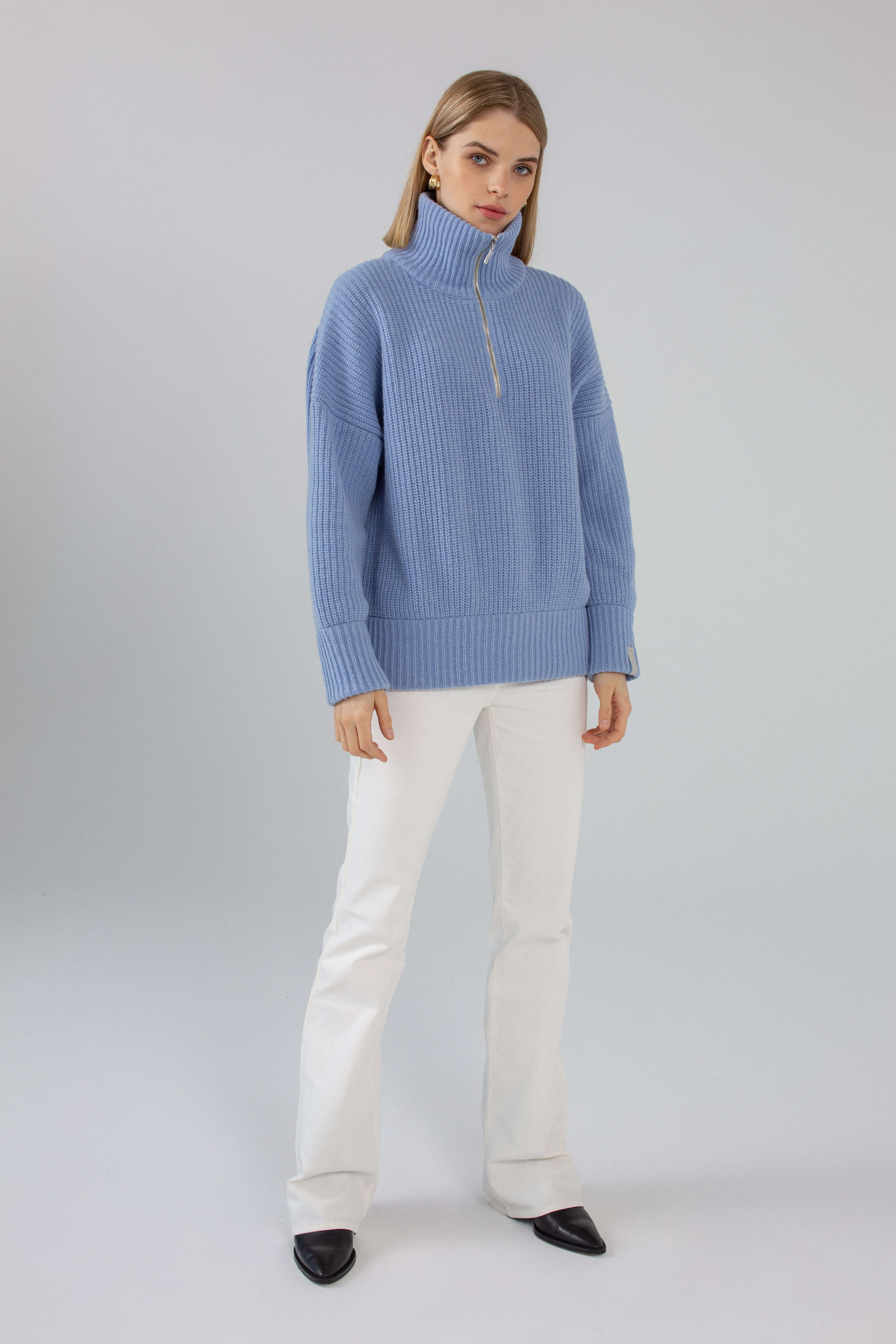 'Jolie' šviesiai mėlynas megztinis