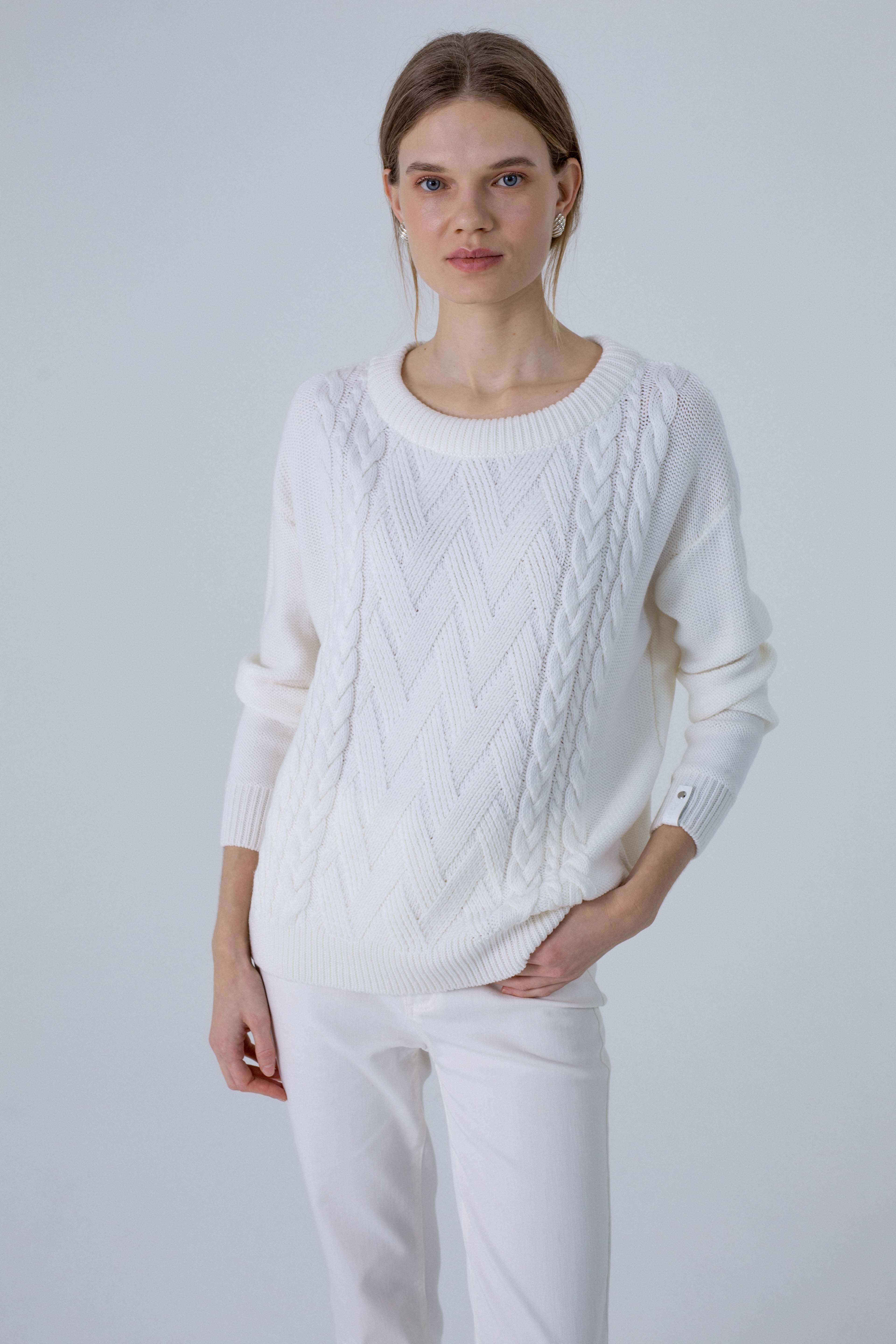 'Alice' white sweater