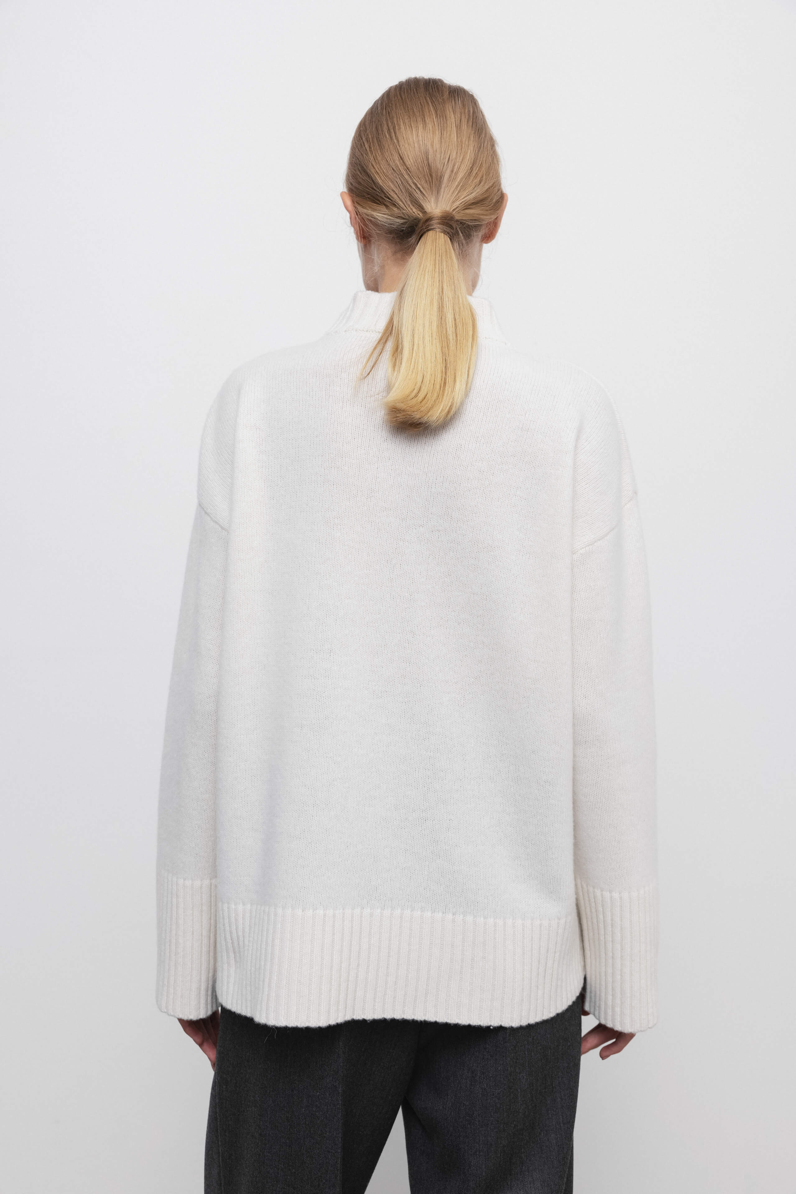 'Amelie' white sweater sample