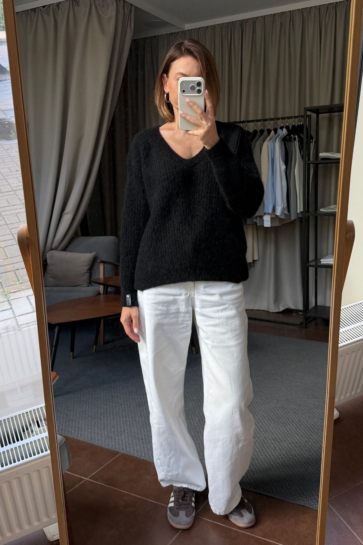 ELLE black sweater sample