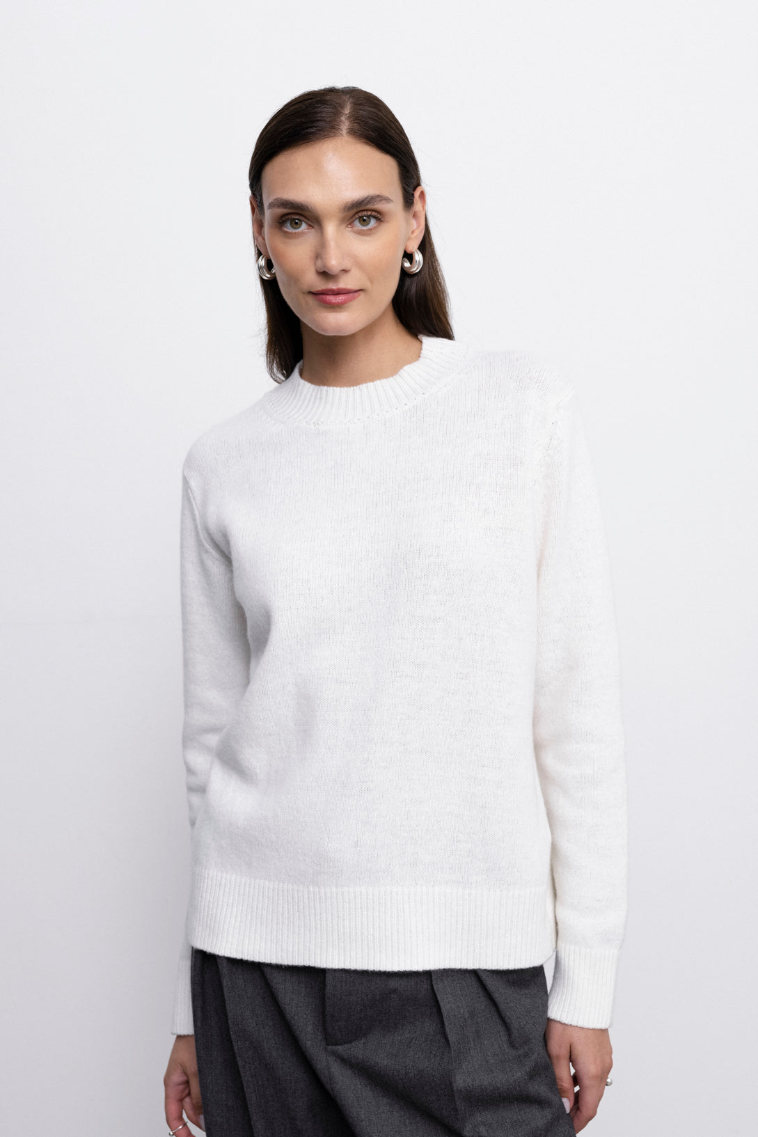 'Lea' white sweater sample
