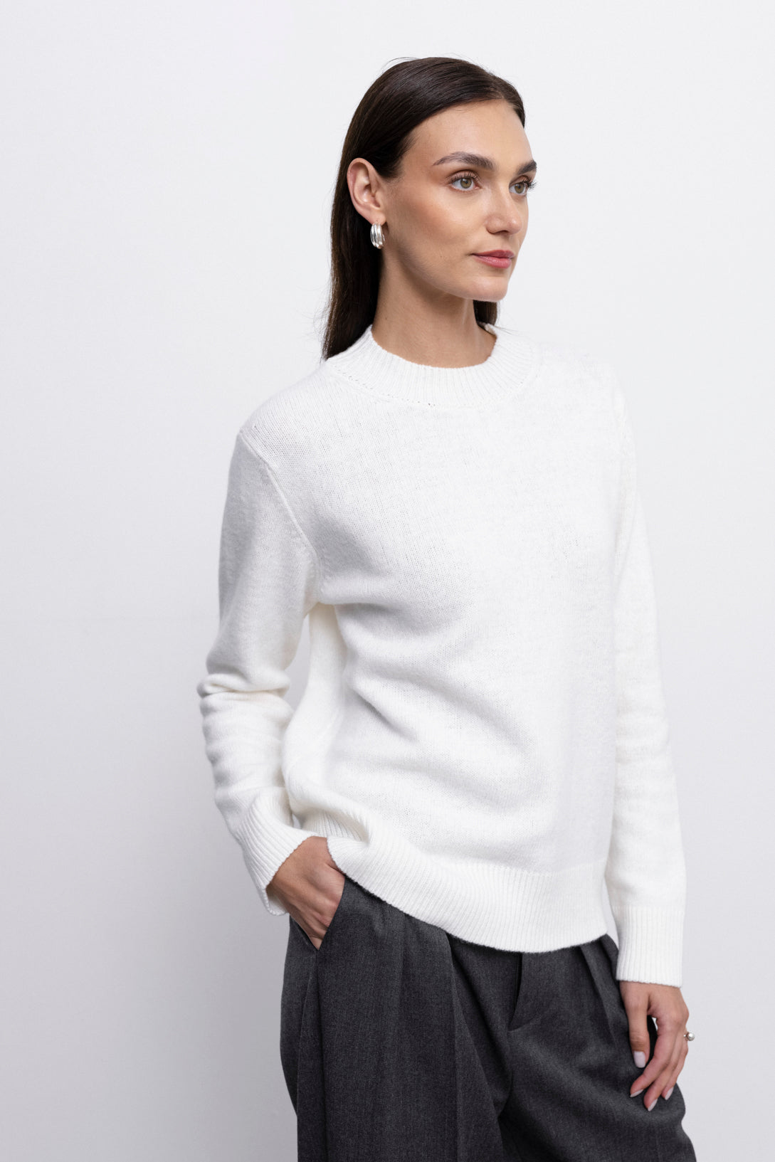 'Lea' white sweater sample