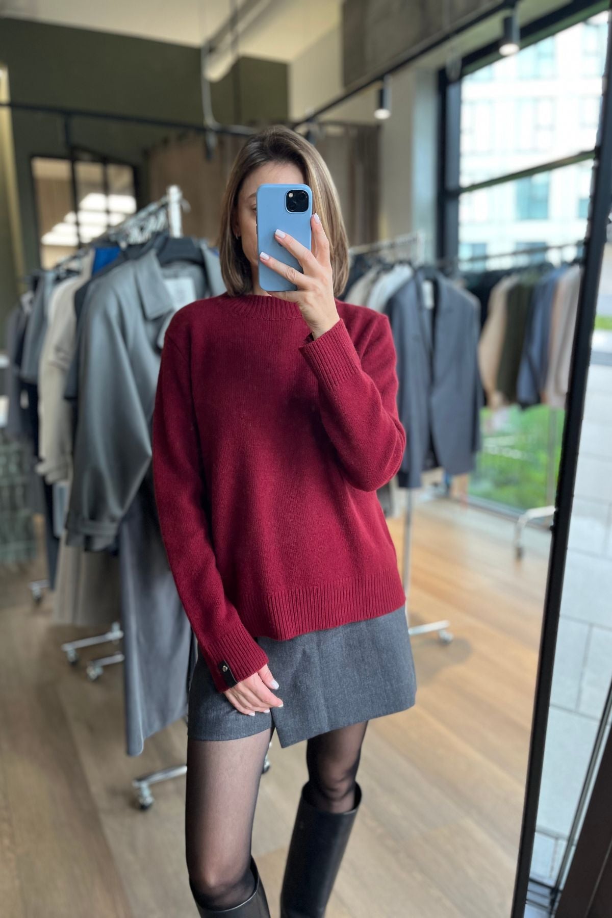 'Lea' burgundy sweater sample