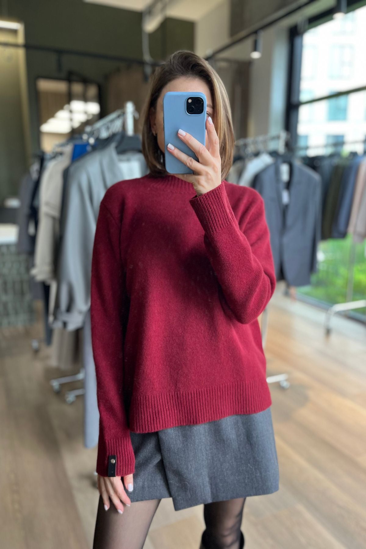 'Lea' burgundy sweater sample