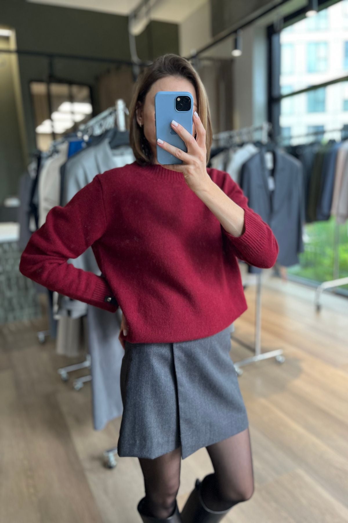 'Lea' burgundy sweater sample