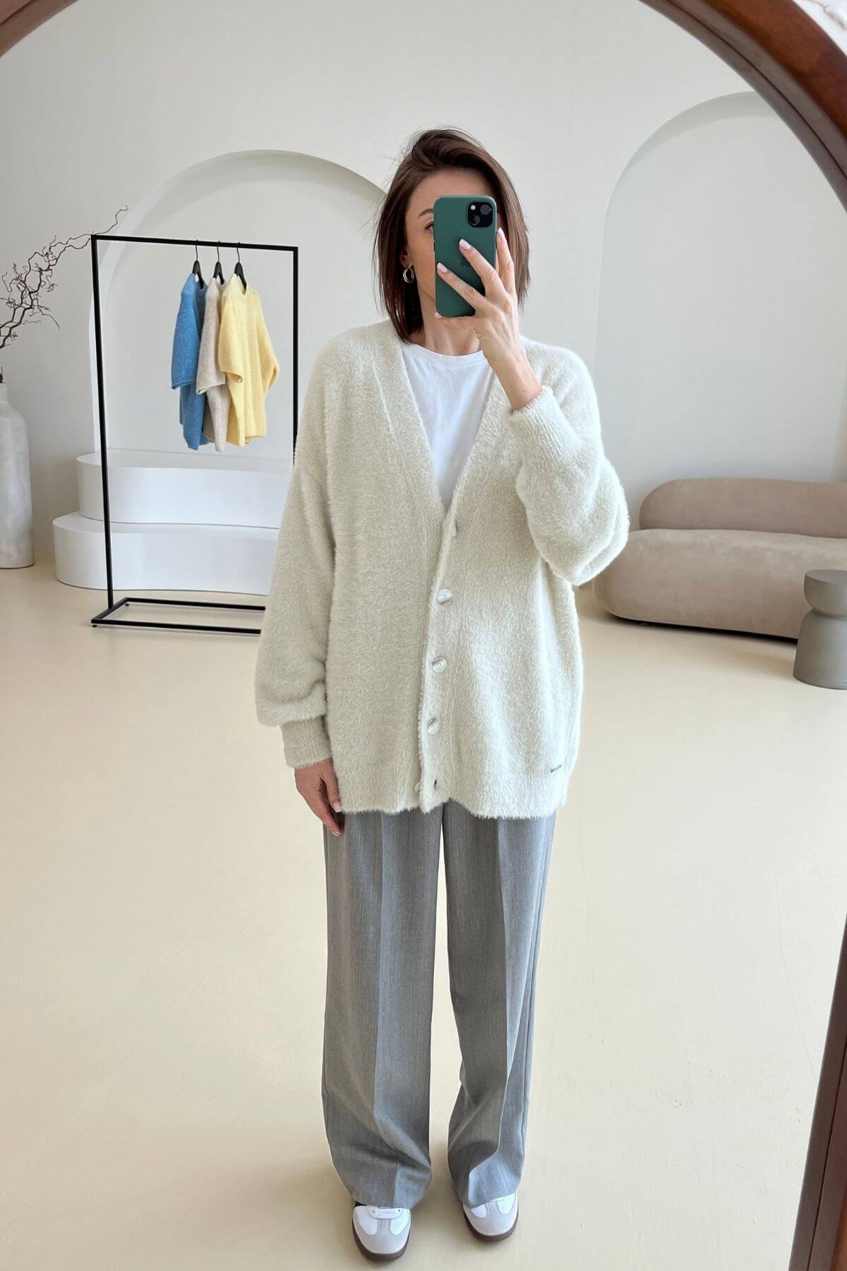 Milk white cardigan sample