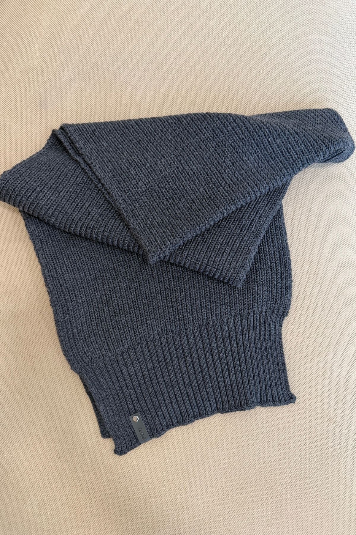 'Monet' dark grey scarf