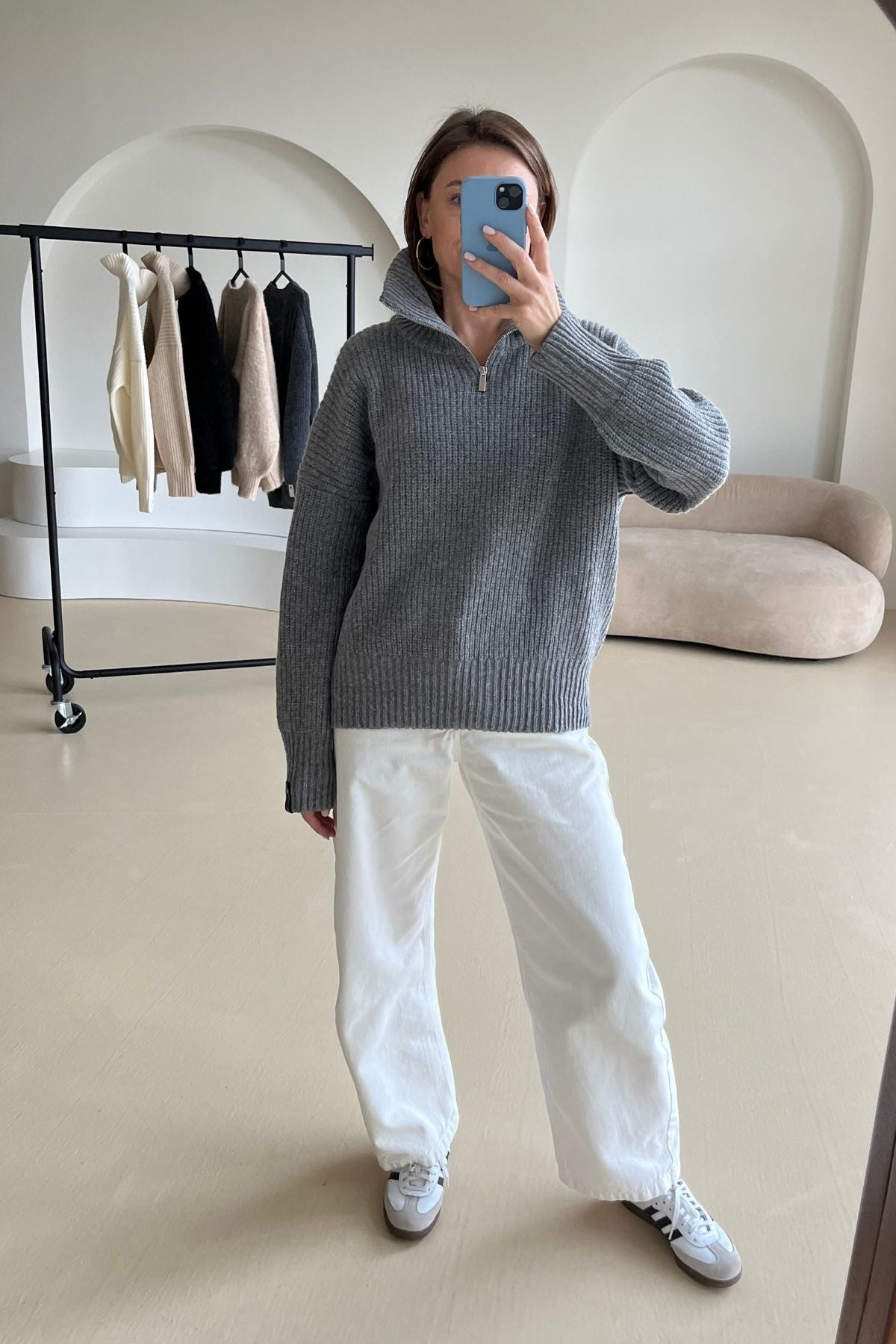 'Monique' grey sweater