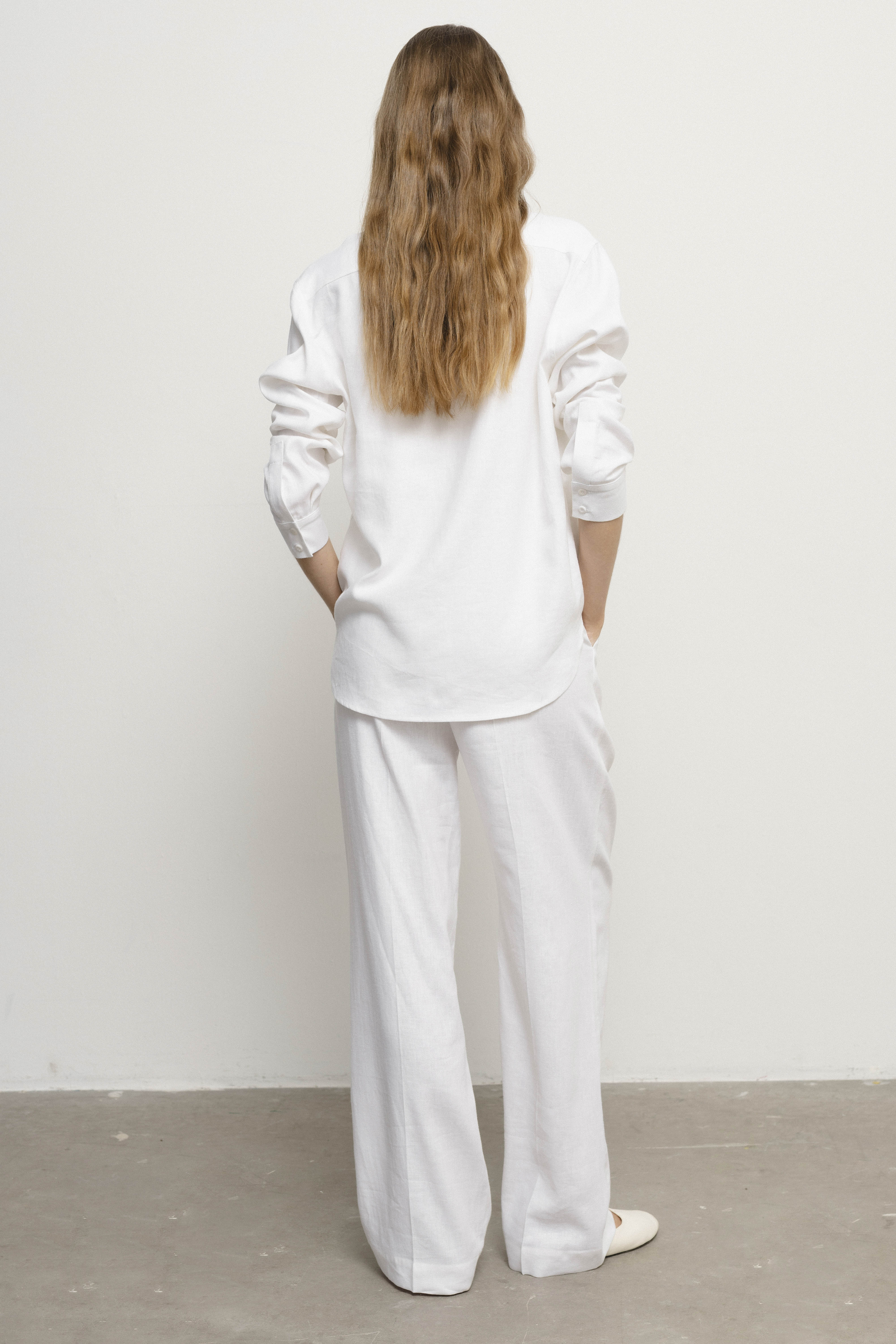 ROSE white trousers & shirt set