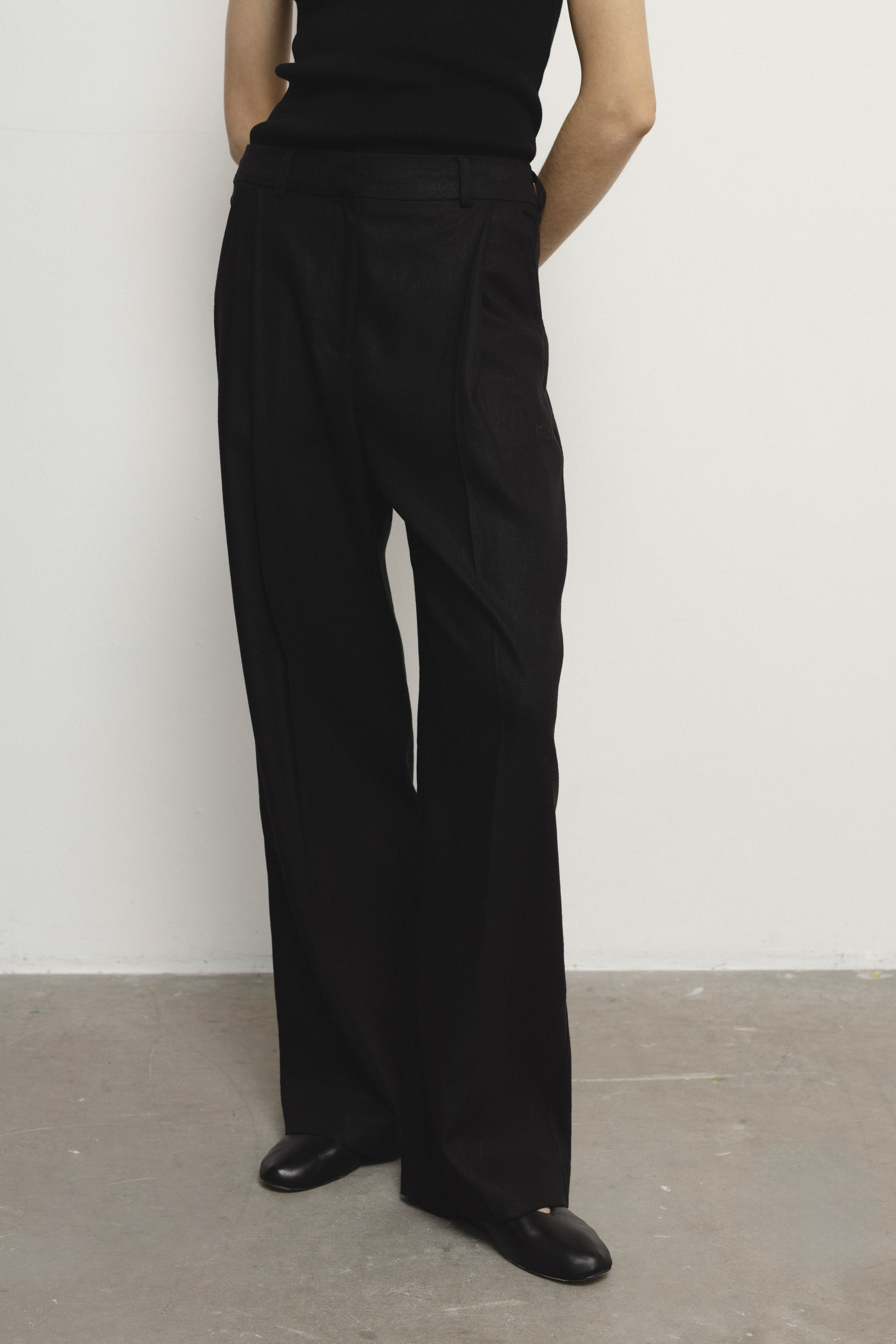 ROSE black trousers sample