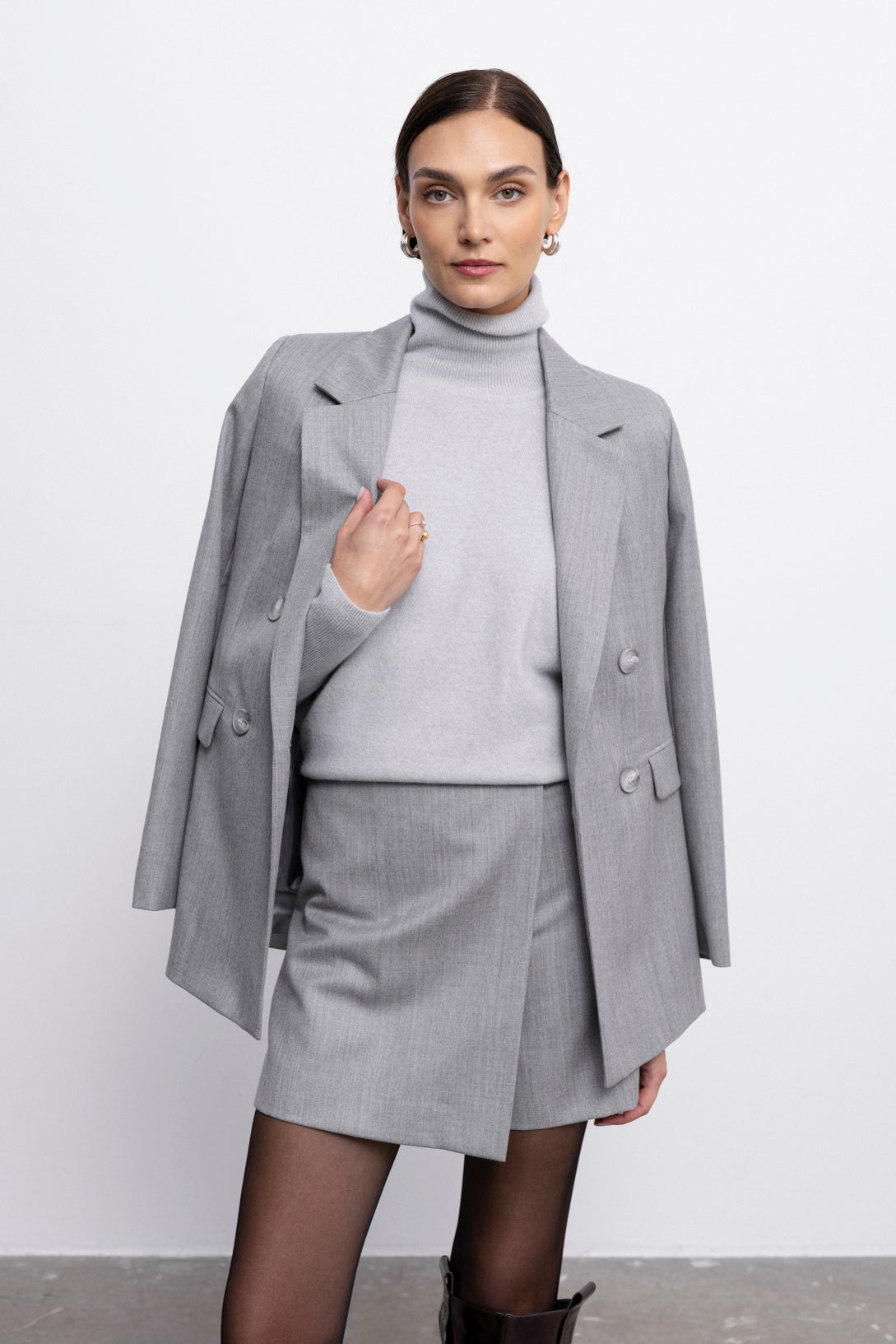 'Sophie' light grey skort & blazer set