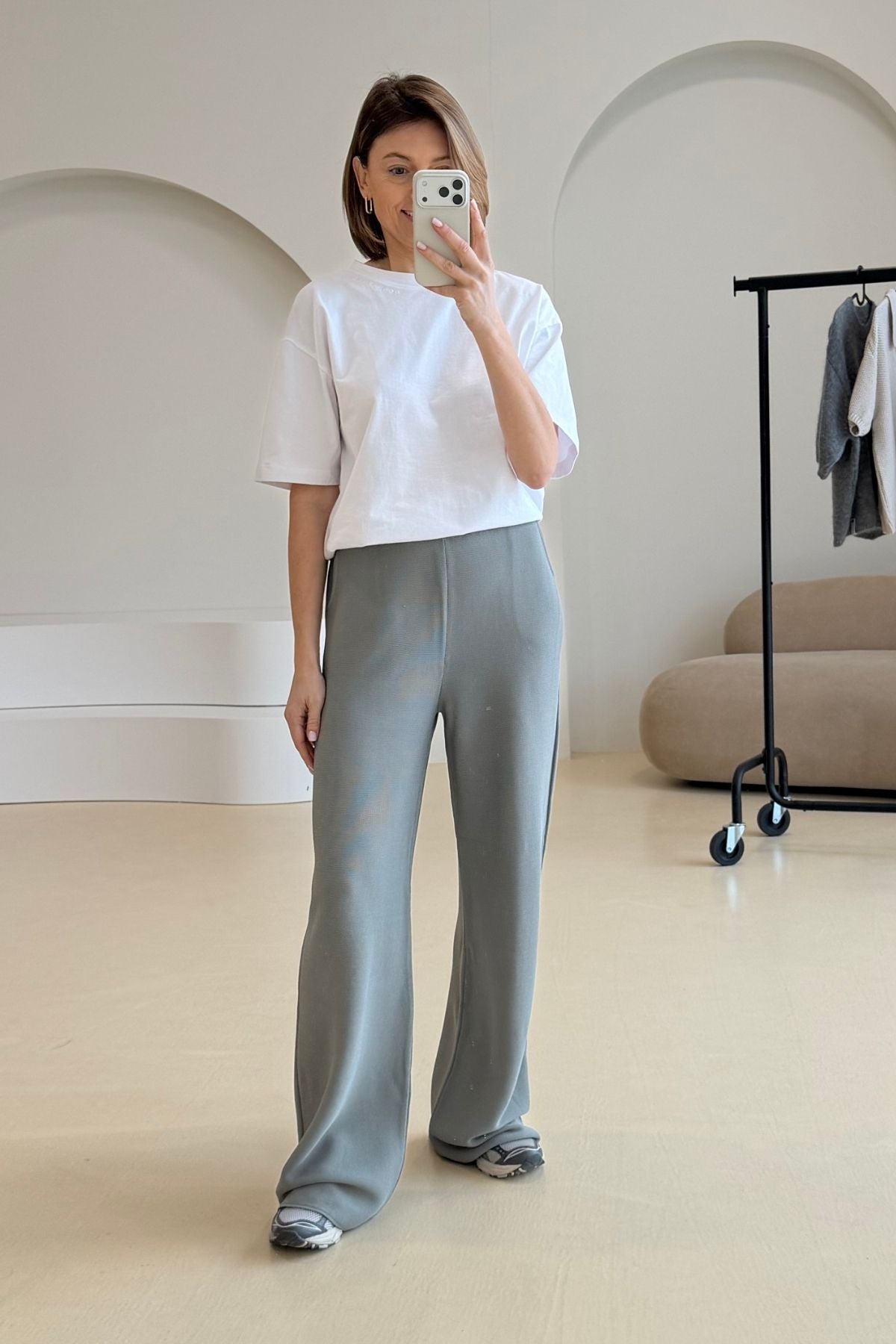 'Vanessa' pilkos kelnės