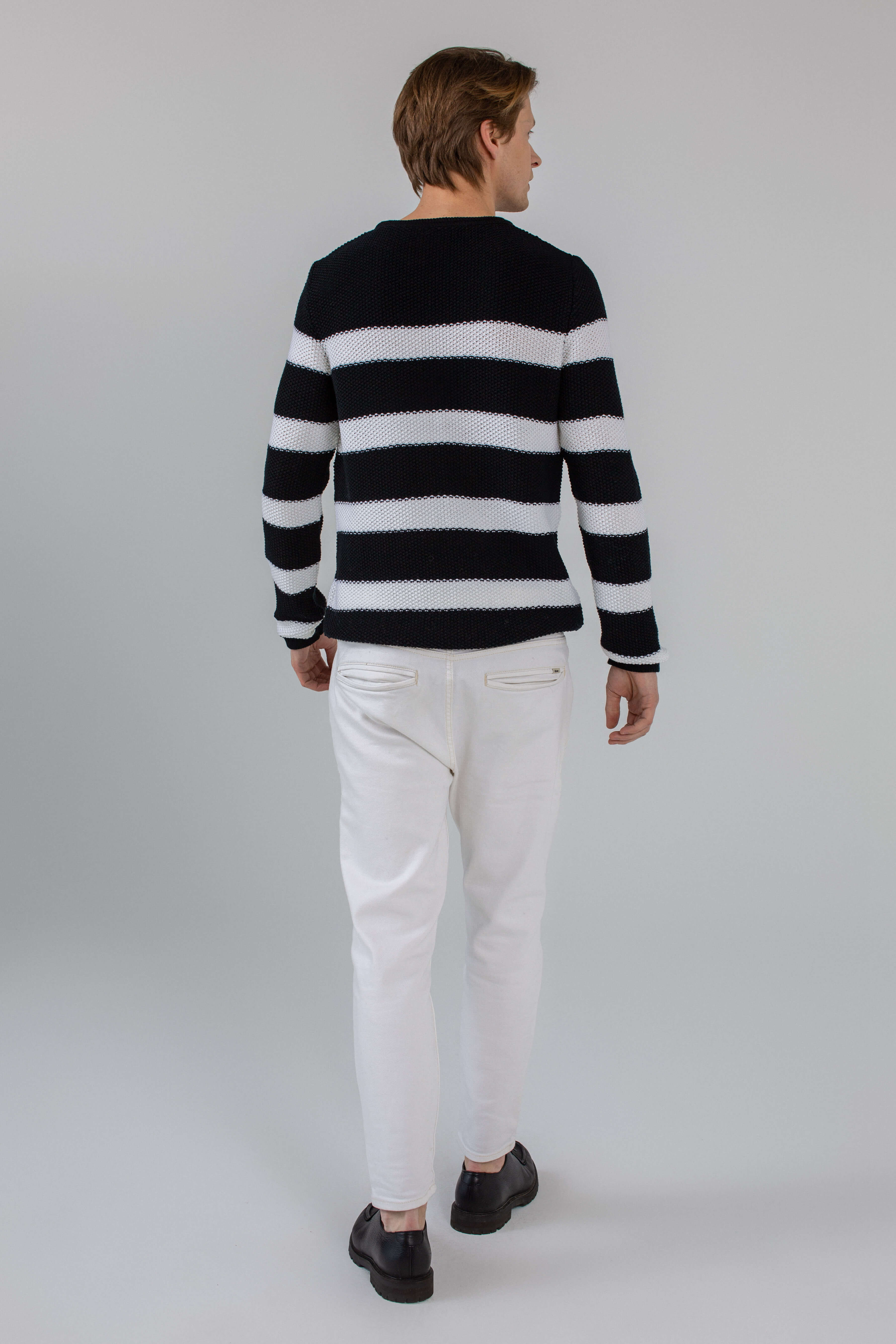 'Andrew' black/white sweater