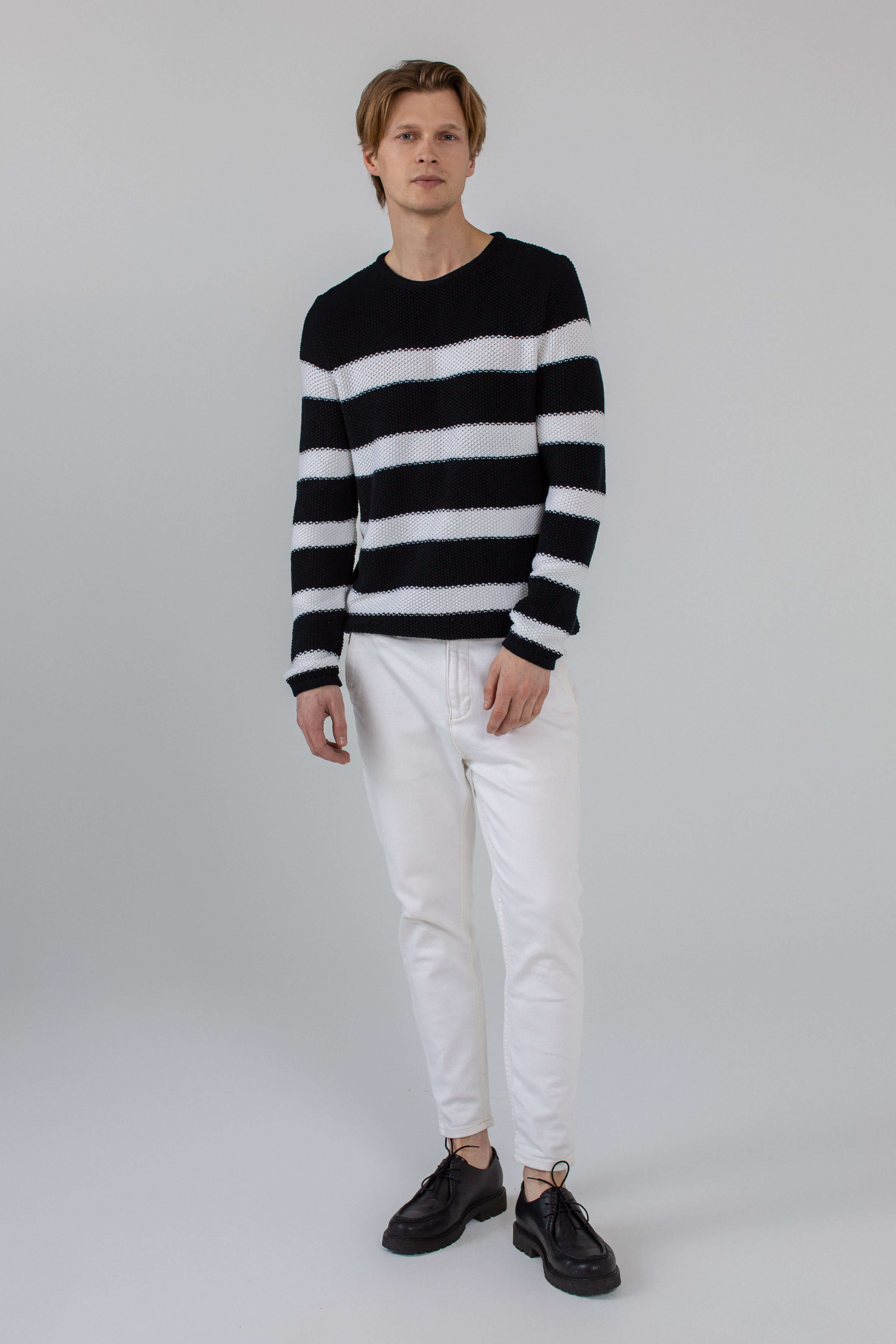 'Andrew' black/white sweater