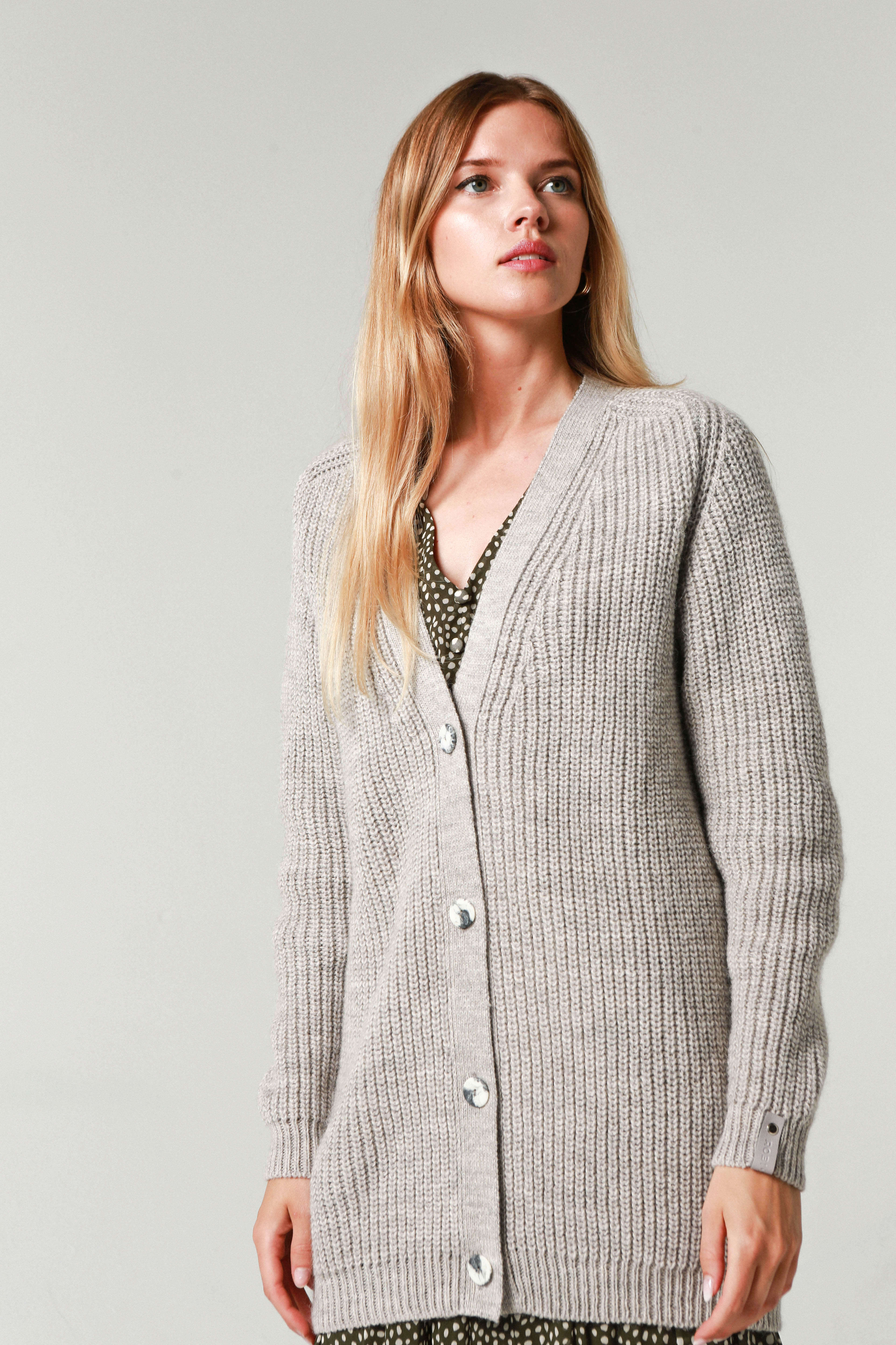 'Eliza' light grey cardigan