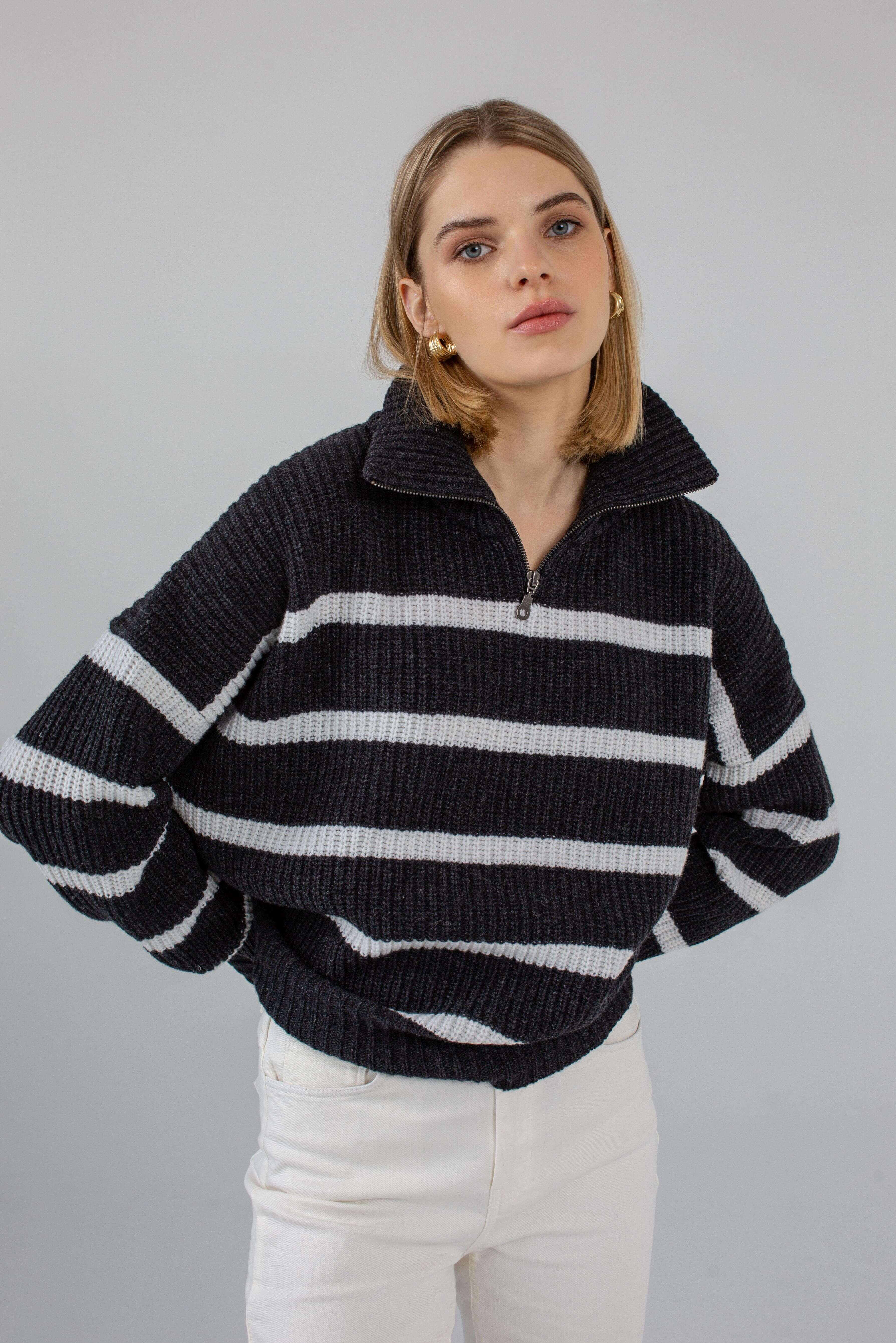 'Monique' graphite/white sweater