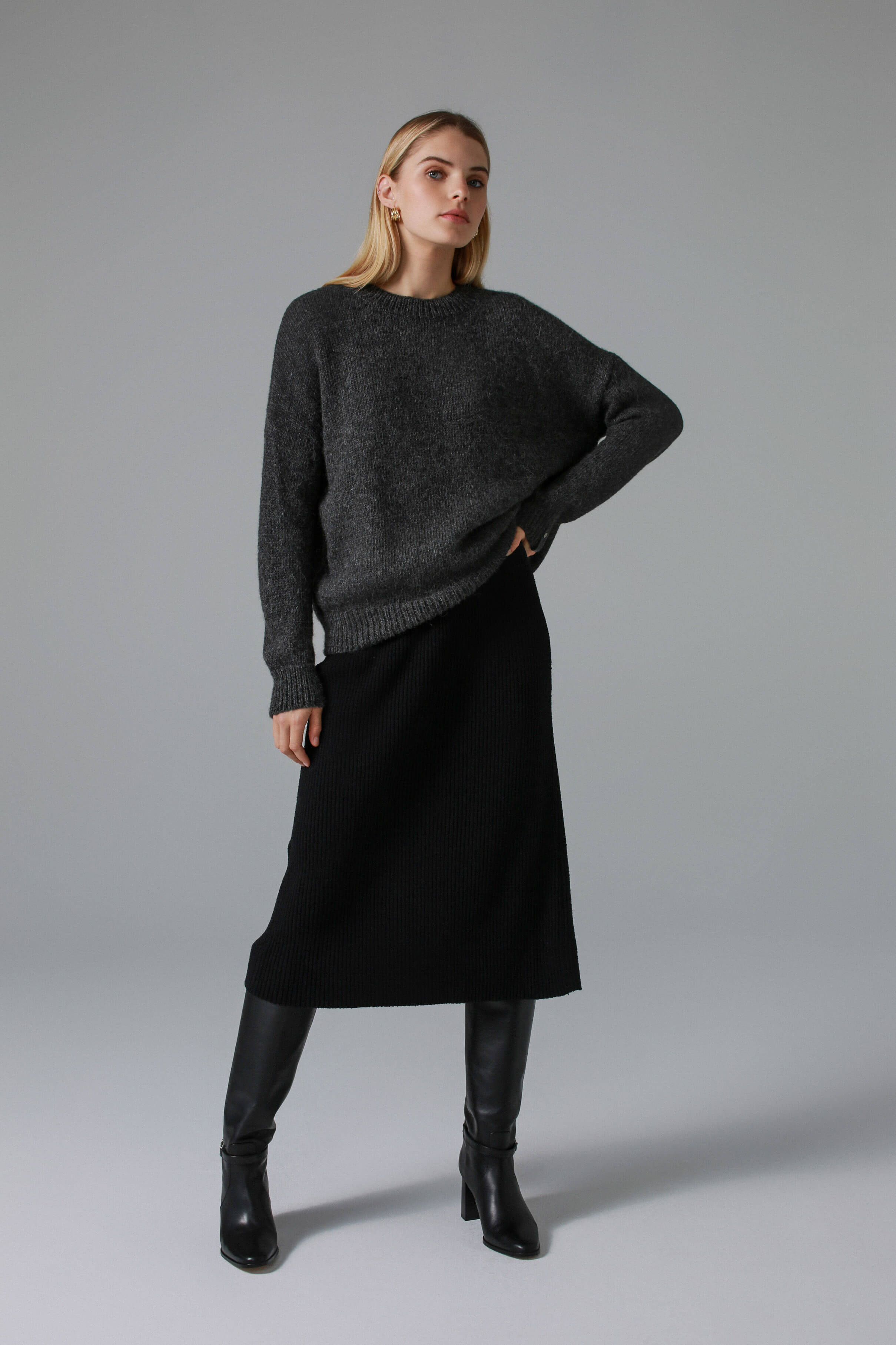 'Uma' dark grey sweater