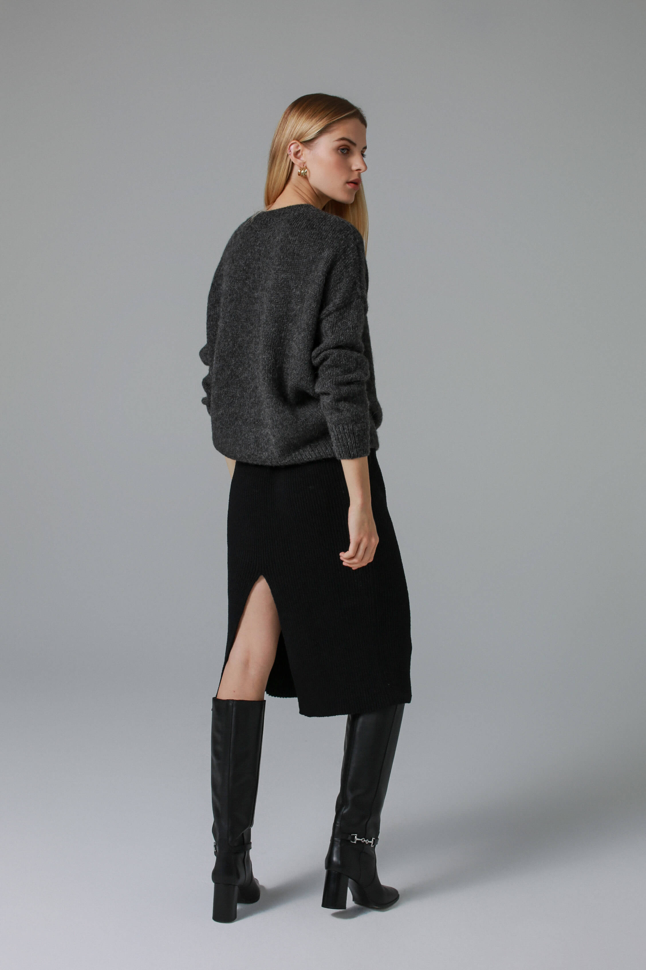 'Uma' dark grey sweater