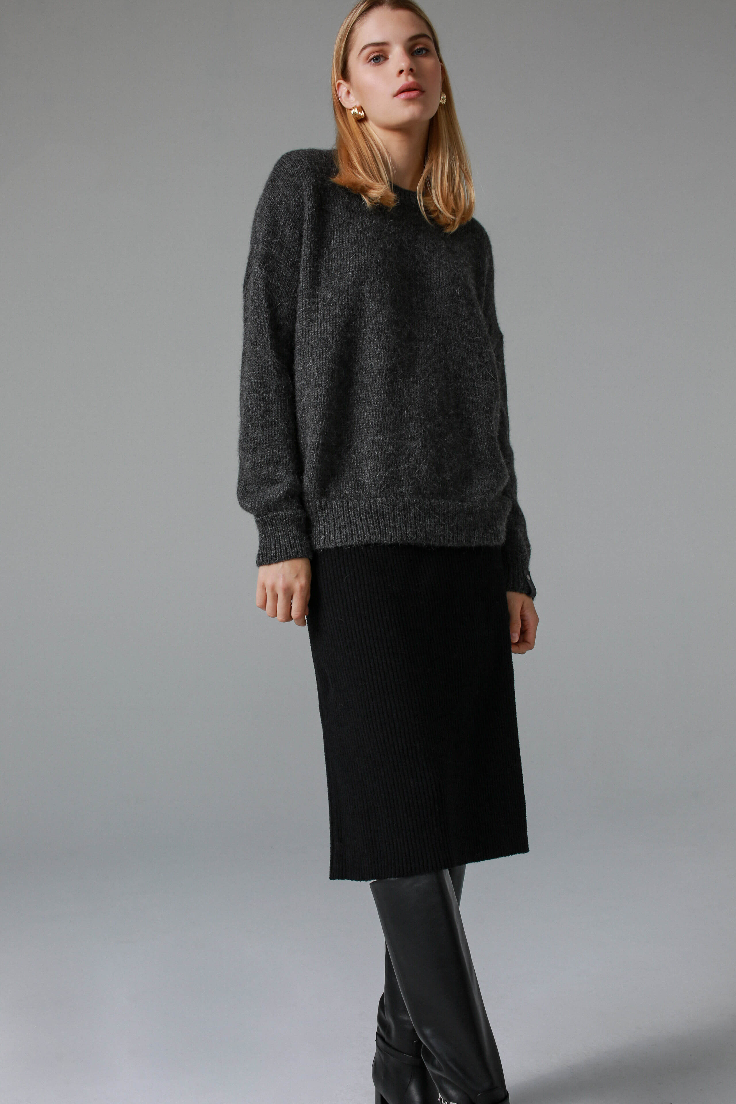 'Uma' dark grey sweater