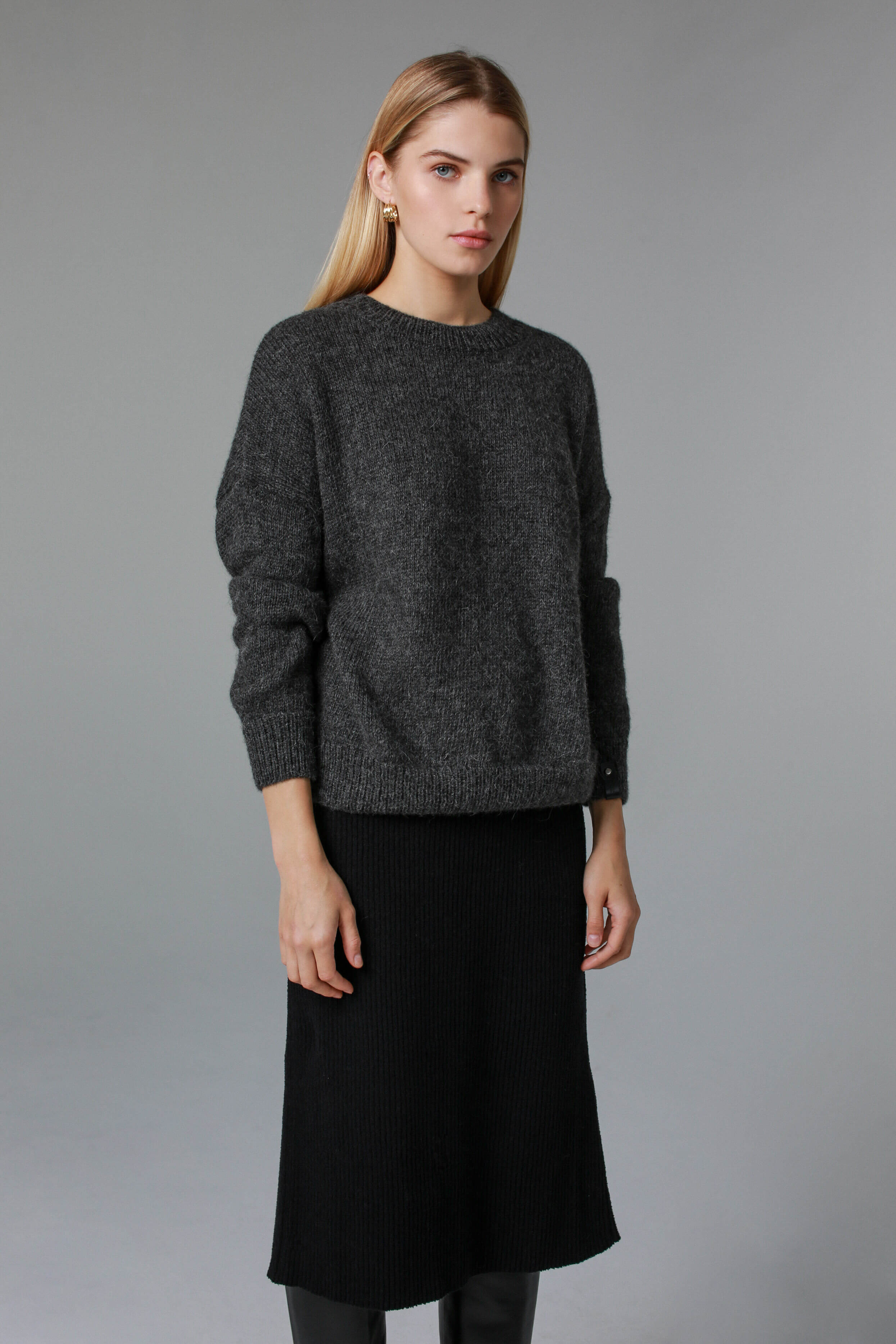 'Uma' dark grey sweater